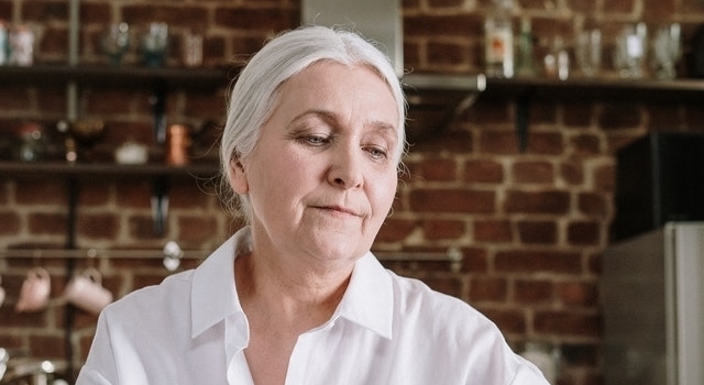 senior woman macular degeneration 640.jpg